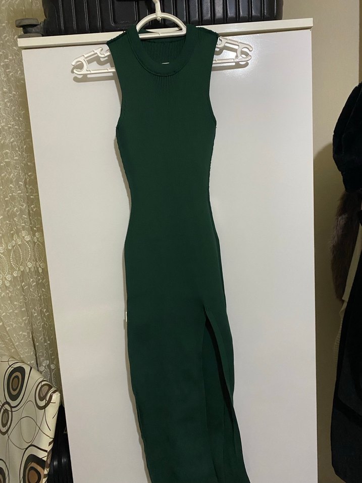 Kolsuz, Yüksek Yakalı Uzun Yeşil Triko Elbise - Görsel 2