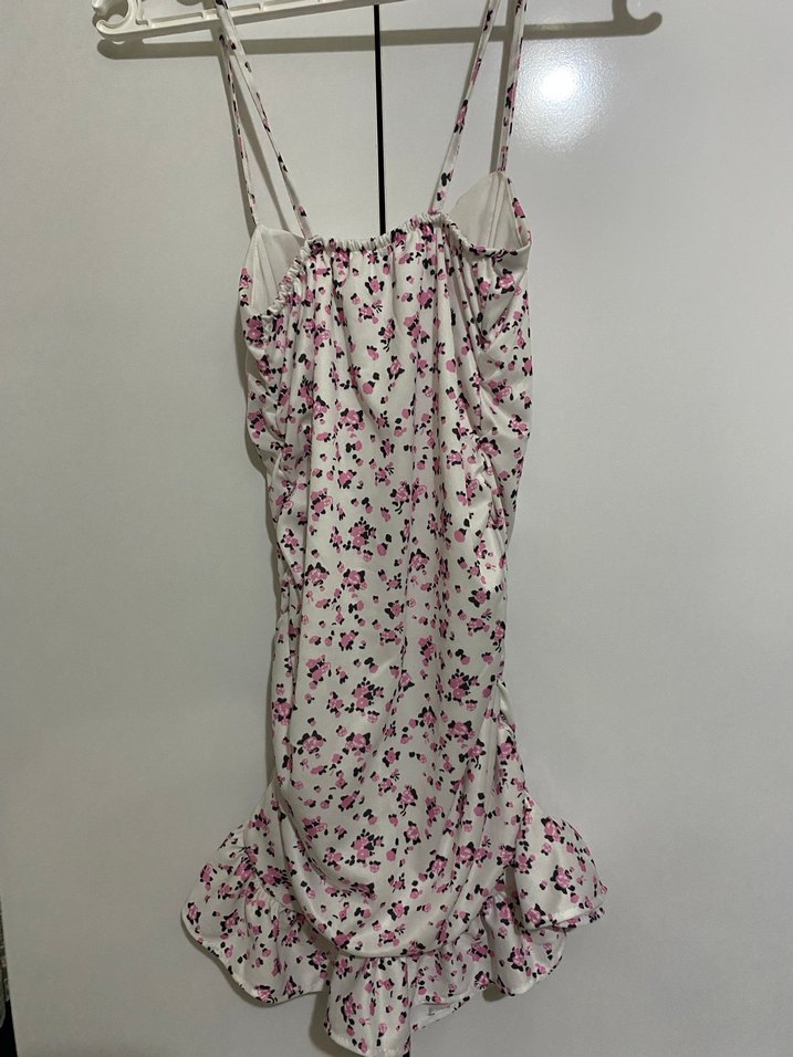 Çiçek Desenli Beyaz Mini Elbise - Görsel 3