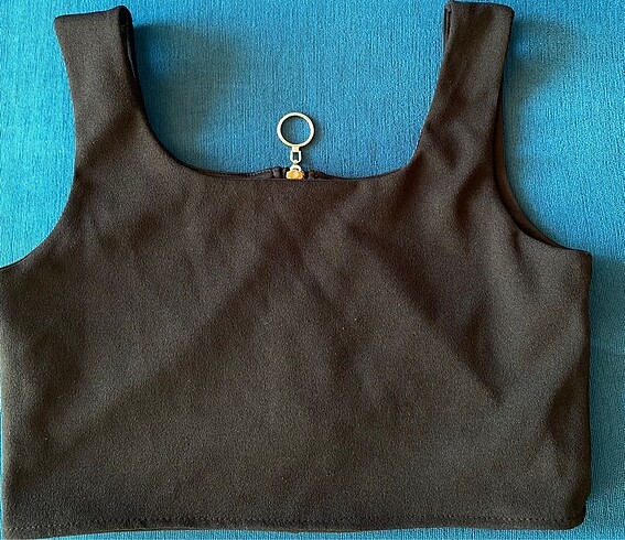 Siyah crop