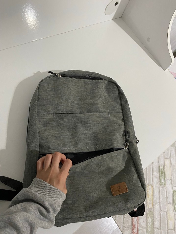 Gri Minimalist Kadın Sırt Çantası - Görsel 3