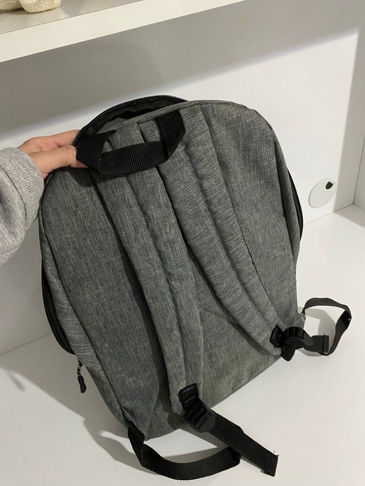 Gri Minimalist Kadın Sırt Çantası - Görsel 4