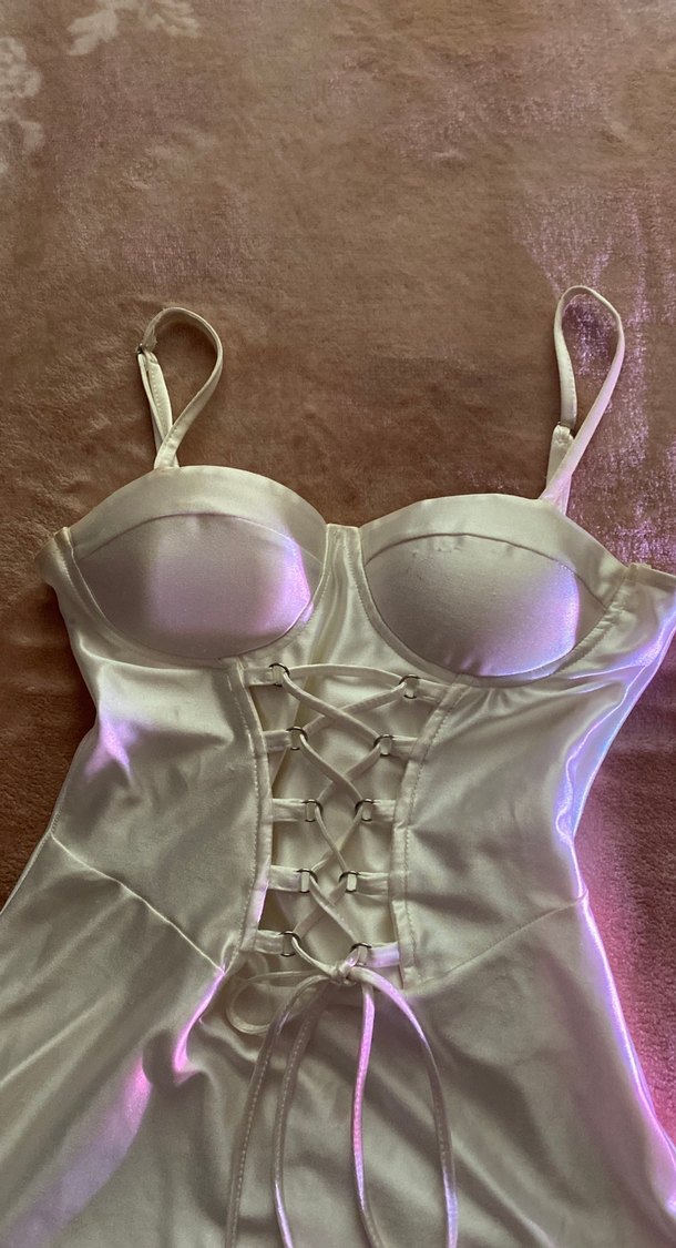 Beyaz Straplez Gotik Midi Elbise - Görsel 3