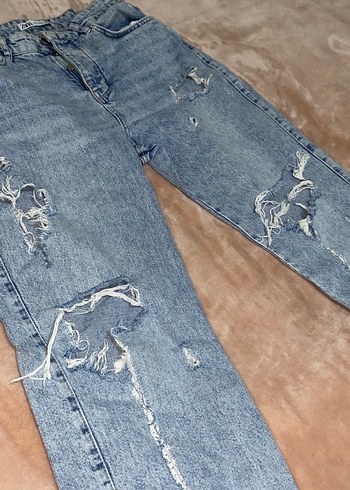 Yırtık Detaylı Bol Kesim Kot Pantolon - Görsel 2