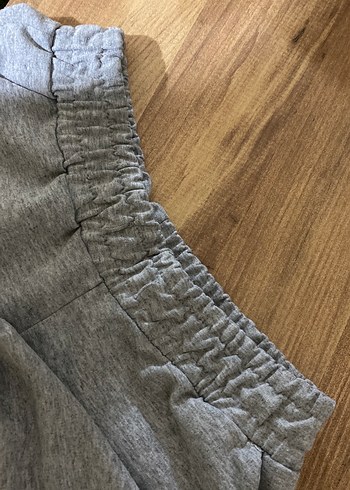 Gri Pamuklu Rahat Kesim Mini Şort - Görsel 3