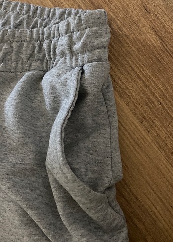 Gri Pamuklu Rahat Kesim Mini Şort - Görsel 2