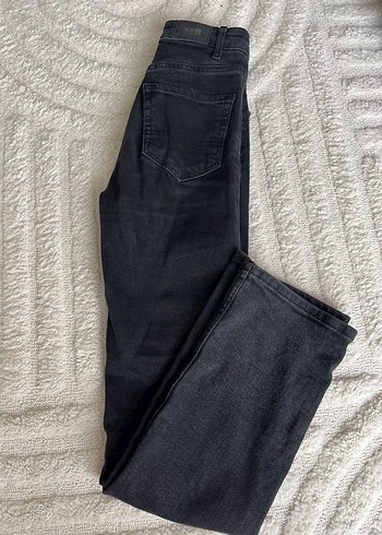 32 Beden Stradivarius Straight Jean