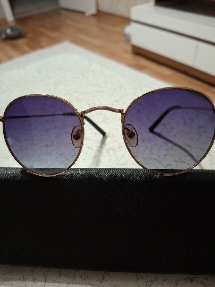 Fila marka Yuvarlak Kadın Güneş Gözlüğü - Görsel 4