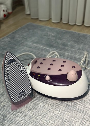 Vestel Beyaz Buharlı Kazanlı Ütü - Görsel 2