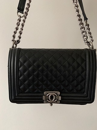 Chanel askılı çanta 