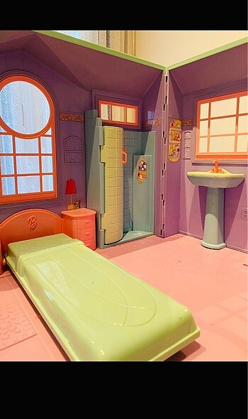 Beden Barbie bebek evi