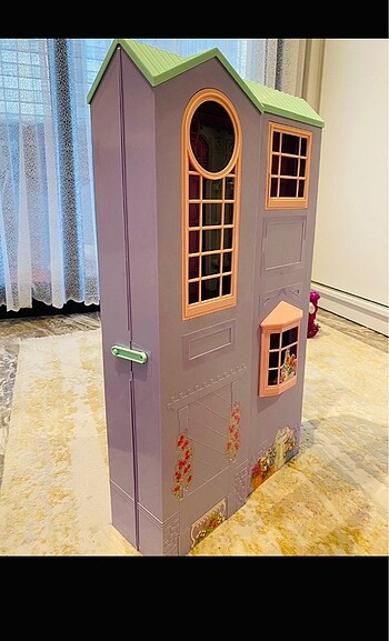 Barbie bebek evi
