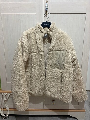 pull and bear peluş mont