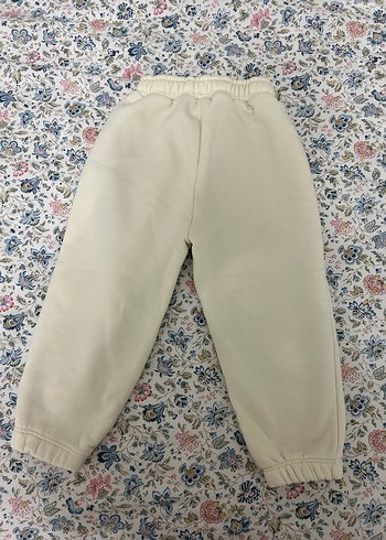 Kız Beyaz Rahat Kesim Eşofman Altı - Görsel 4