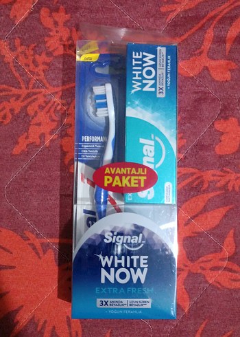 Signal White Now Diş Macunu ve Diş Fırçası Paketi