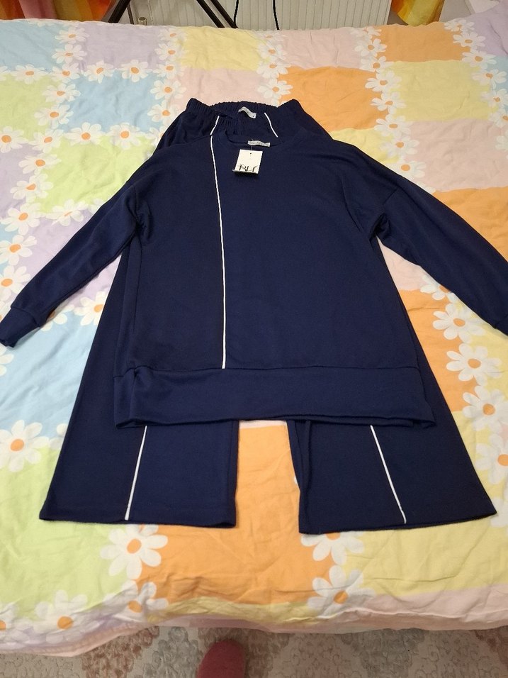 Lacivert Kadın Uzun Kollu takım tesettürede uygundur - Görsel 4