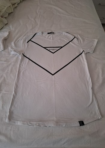 l Beden Givenchy V Yaka Baskılı Tişört unisex