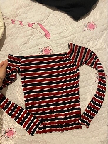 Zara Omzu düşük uzun kollu crop
