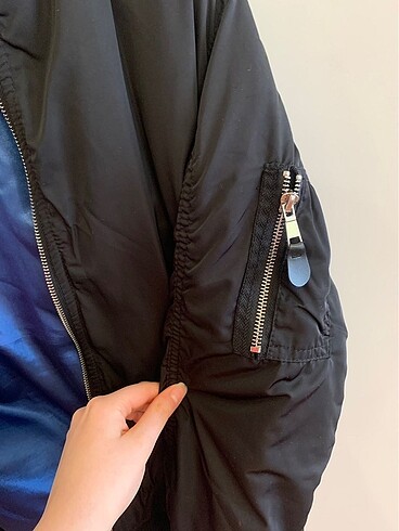 m Beden siyah Renk Bershka Bomber Ceket