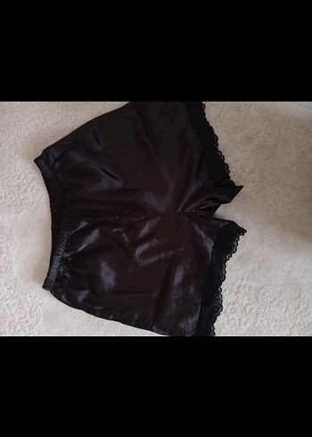 Dantel Detaylı Siyah Mini Şort - Görsel 2