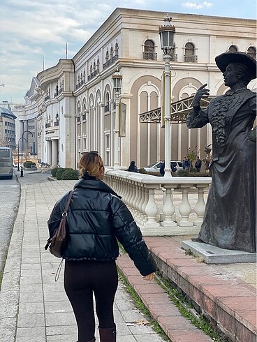 Stradivarius Deri görünümlü şişme mont