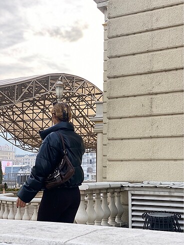 m Beden siyah Renk Deri görünümlü şişme mont
