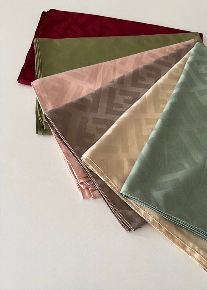 Fendi jakar ipek şal???? - Görsel 3