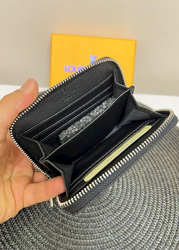 Louis Vuitton Siyah Deri Fermuarlı Cüzdan - Görsel 2