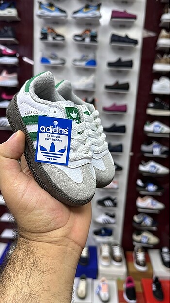 Adidas Sampa 22-24)