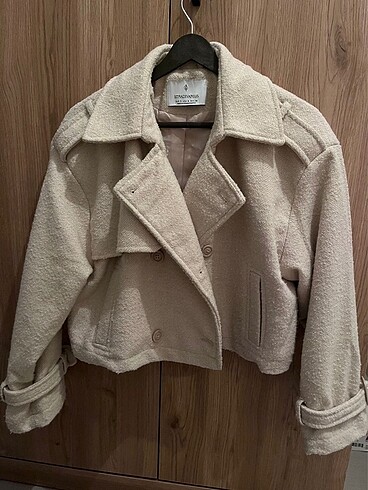 STEADIVARIUS KISA YUN TRENCKOT