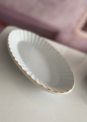 Altın Kenarlı Beyaz Parlak Servis Tabağı - Görsel 3