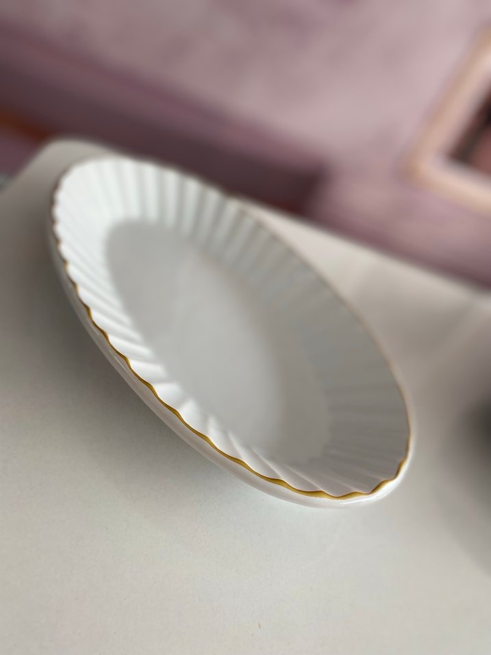 Altın Kenarlı Beyaz Parlak Servis Tabağı - Görsel 3