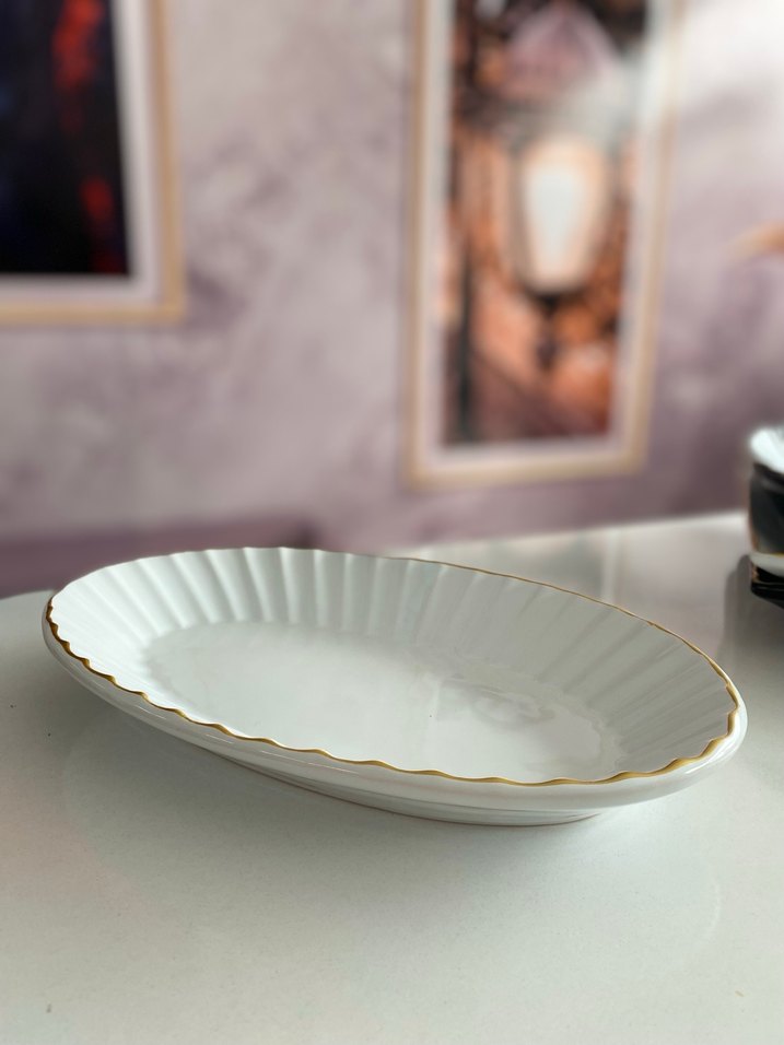Altın Kenarlı Beyaz Parlak Servis Tabağı - Görsel 2