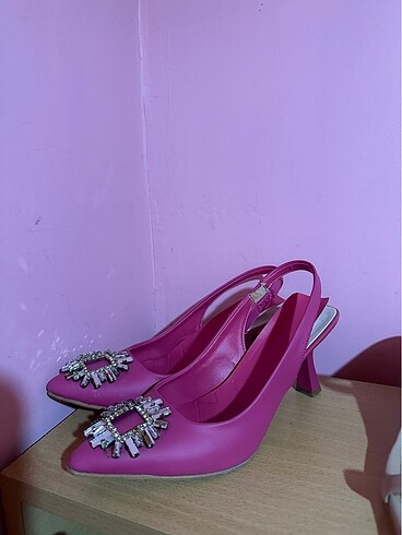 39 Beden Pembe taşlı stiletto
