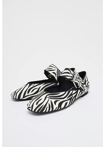 Zara Zebra Desenli Kadın Dolgu Topuklu Babet