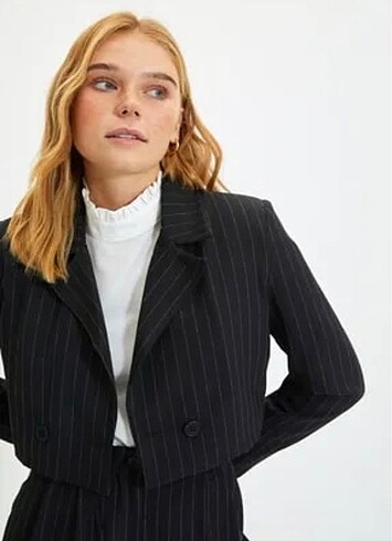 Trendyolmilla Crop Ceket Takım