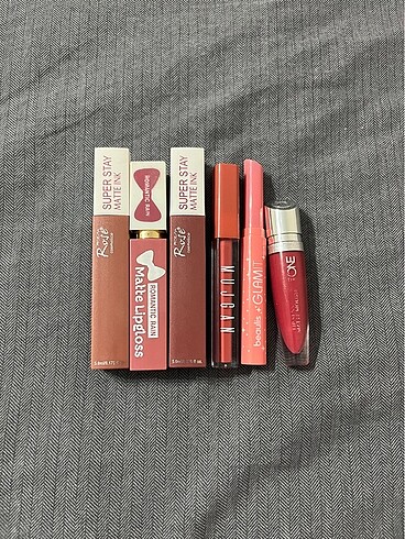 Diğer Lip gloss parlatıcı tane fiyatıdır ruj lipstick