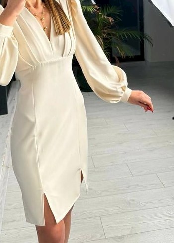 Uzun Kollu Beyaz V Yaka Drapeli Kadın Elbise - Görsel 3