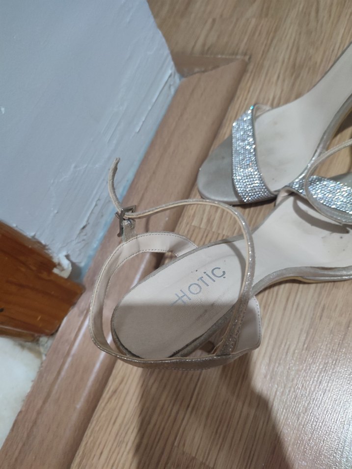 Hotiç topuklu ayakkabı - Görsel 3