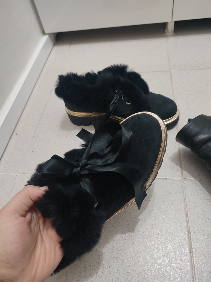 Siyah Kürklü Hafif Topuklu Kadın Bot - Görsel 2