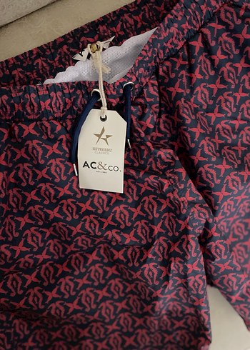 Koyu Kırmızı Desenli Mini Erkek Mayo - Görsel 3