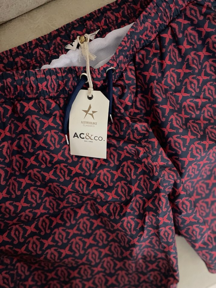 Koyu Kırmızı Desenli Mini Erkek Mayo - Görsel 3