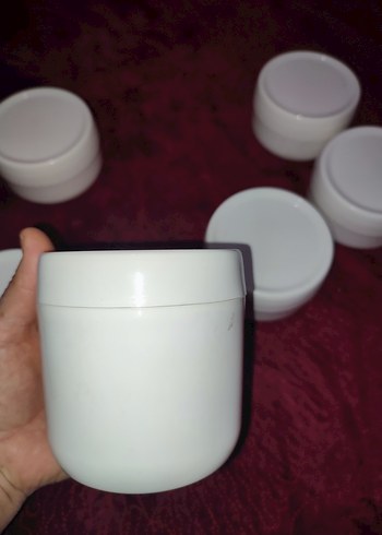 Beden Beyaz Kapağa Sahip Nemlendirici Kutuları