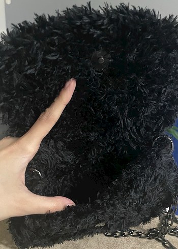 Siyah Kürklü Çanta - Görsel 2