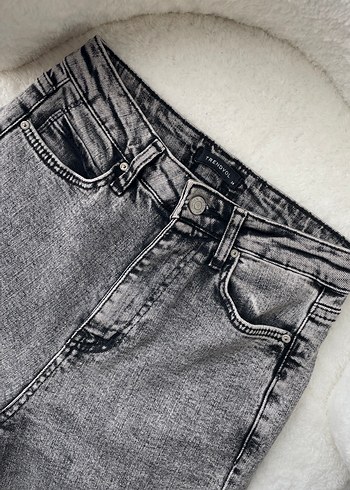 Gri jean