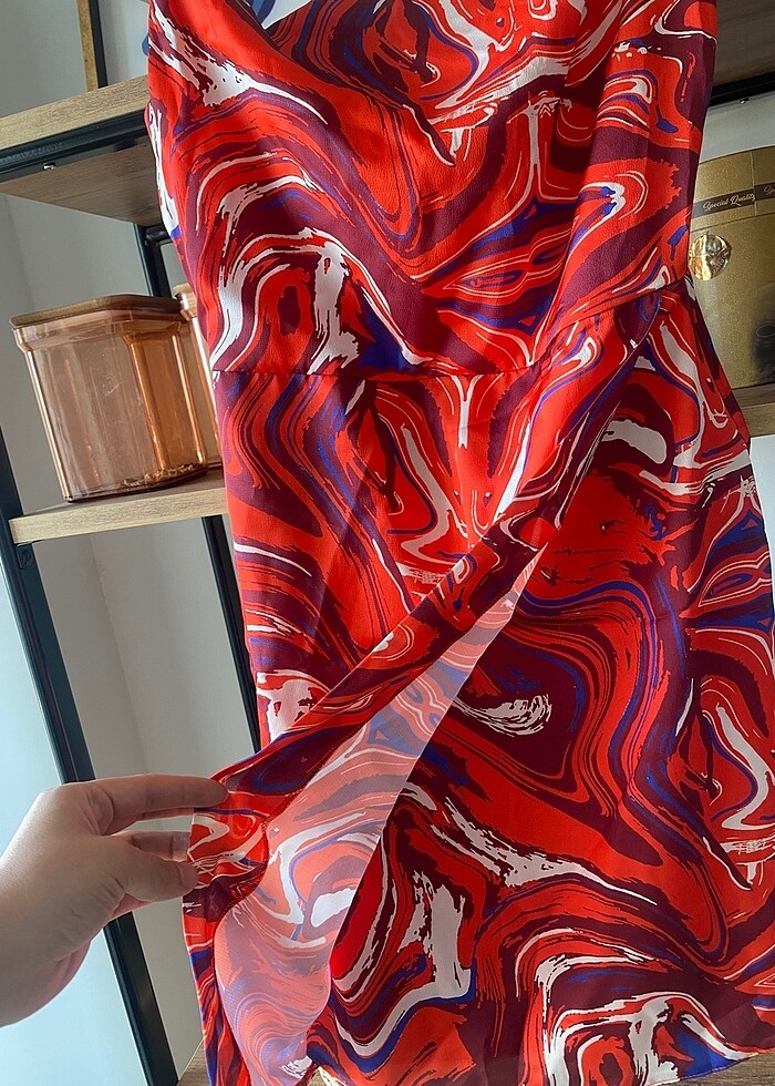 Kırmızı Saten Kısa Elbise - Görsel 2