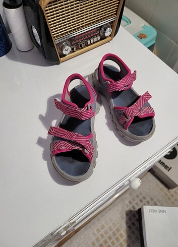Decathlon kız çocuk sandalet