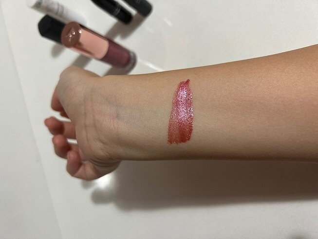 Revolution Shimmer Bomb - Görsel 3