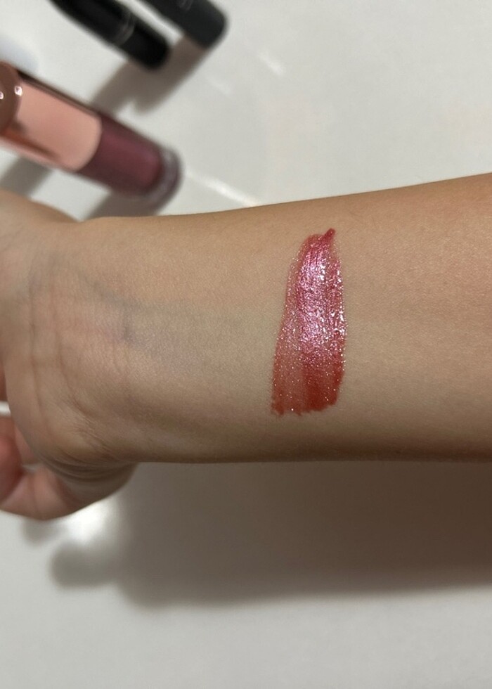 Revolution Shimmer Bomb - Görsel 3