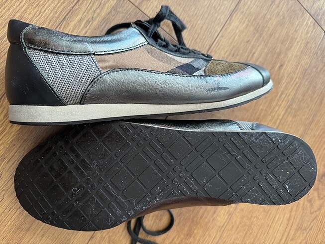 41 Beden siyah Renk Burberry Sneaker 41 numara unisex