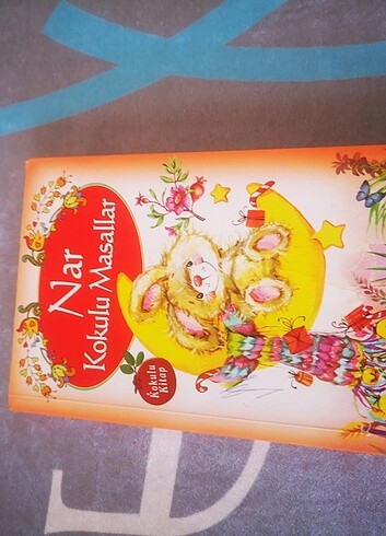 Nar kokulu kitap 